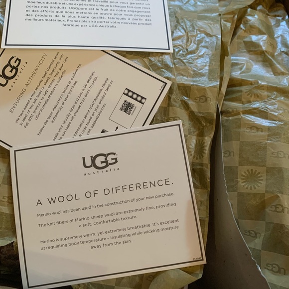 UGG Women’s Cambridge Chestnut Boot Size 7 - Picture 6 of 7